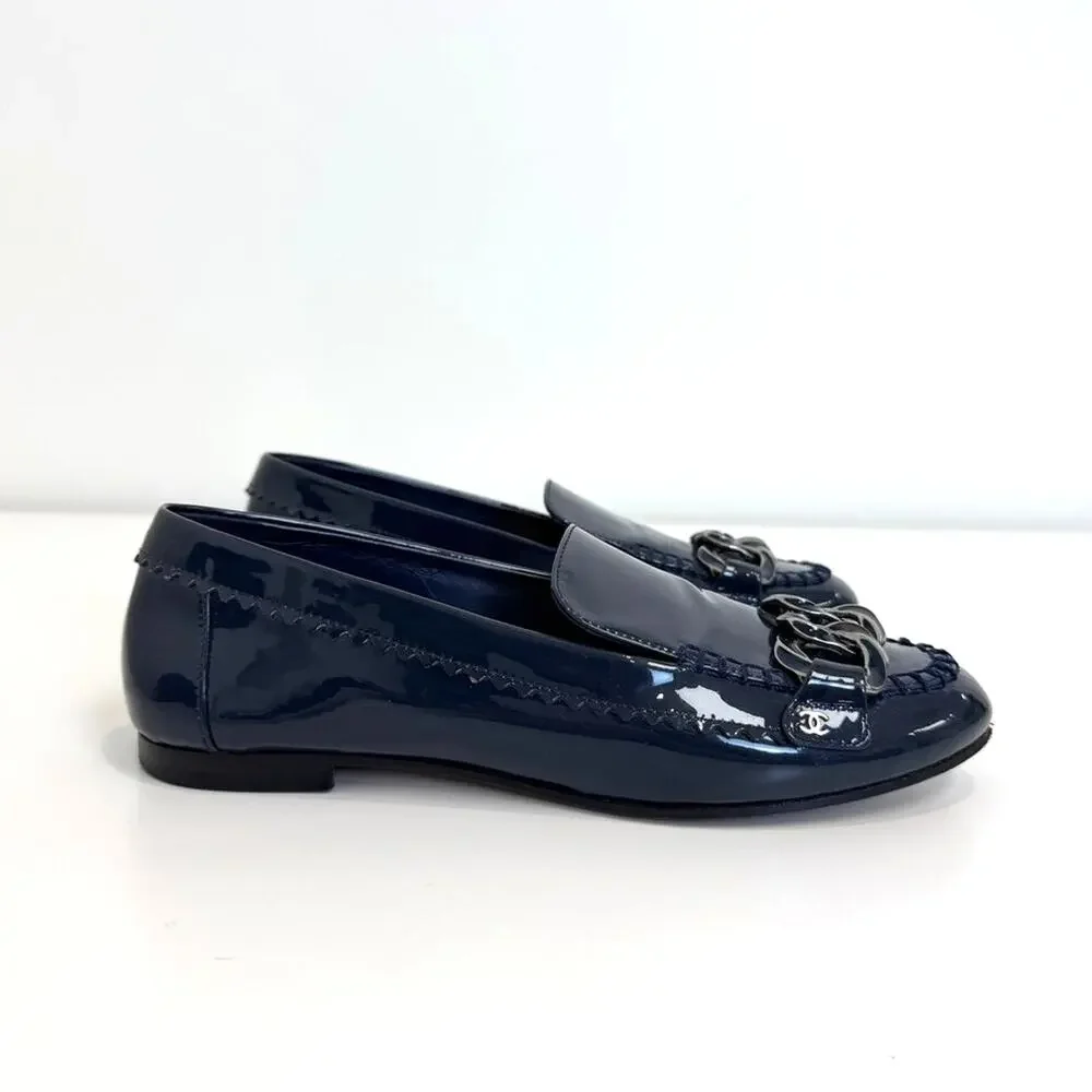 CHANEL Navy Blue Patent Leather Moccasin Loafers 36.5 Chain Link Color Match
